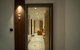 Hotel The Mansion -Deralakatte Mangalore